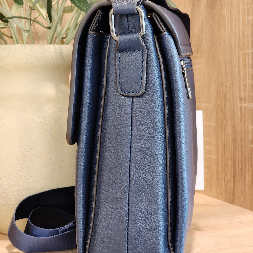 AR New York Men's Leather Blue Multi Compartment Casual Messenger Crossbody Bag